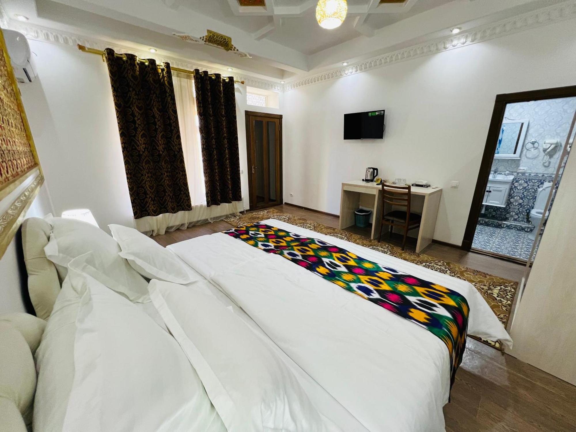 בוקורו Lola Boutique Hotel מראה חיצוני תמונה