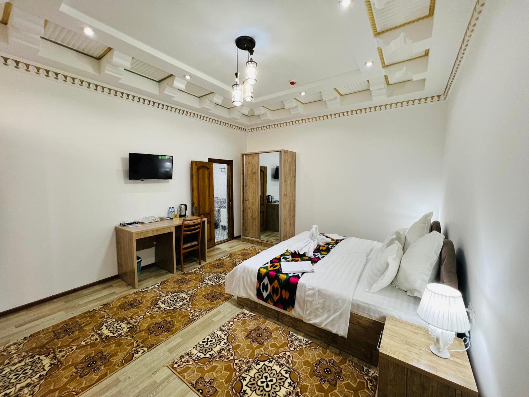 בוקורו Lola Boutique Hotel מראה חיצוני תמונה