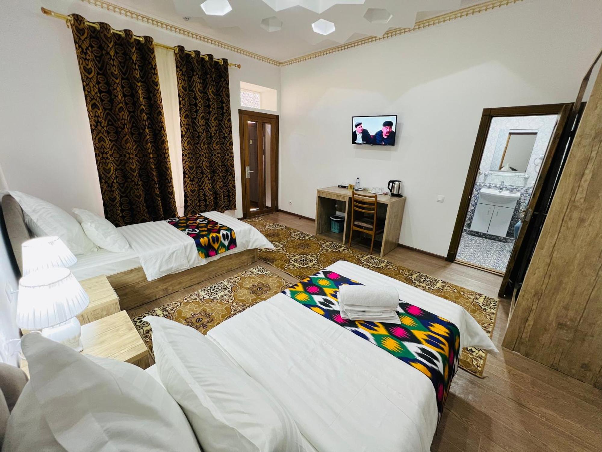 בוקורו Lola Boutique Hotel מראה חיצוני תמונה