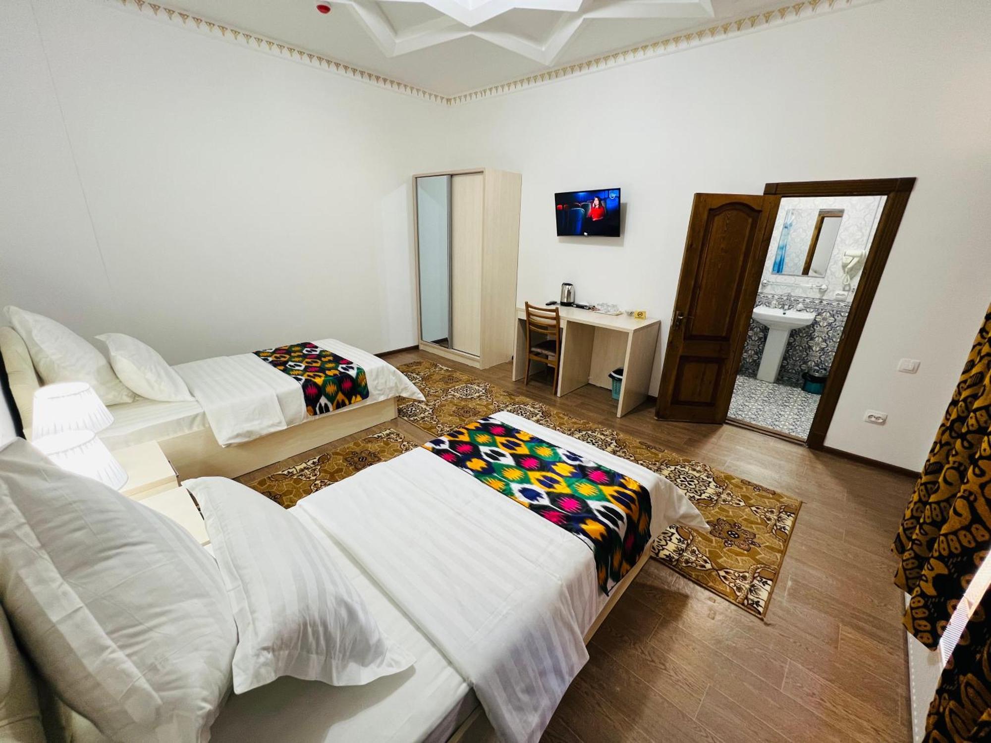 בוקורו Lola Boutique Hotel מראה חיצוני תמונה