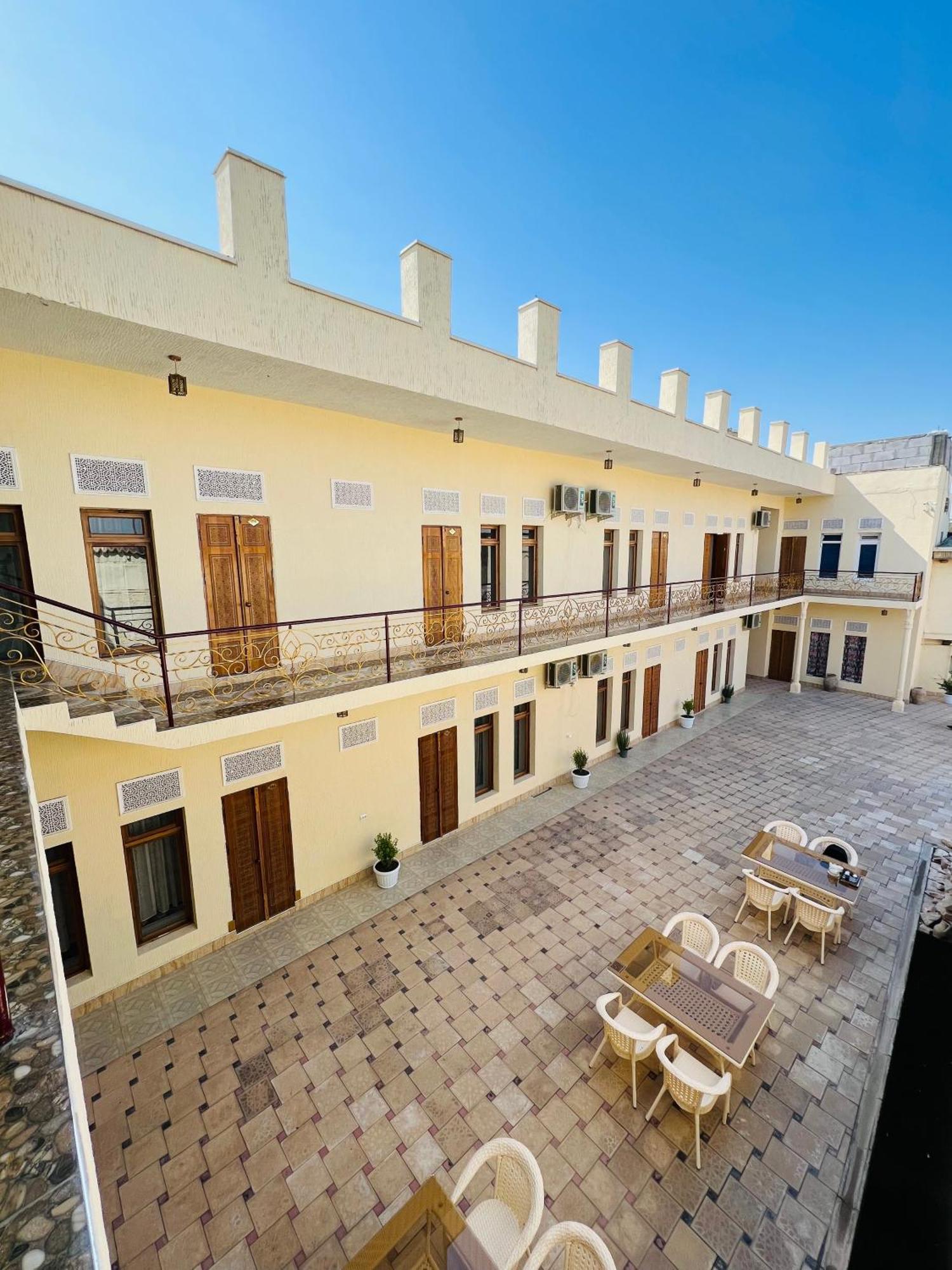 בוקורו Lola Boutique Hotel מראה חיצוני תמונה