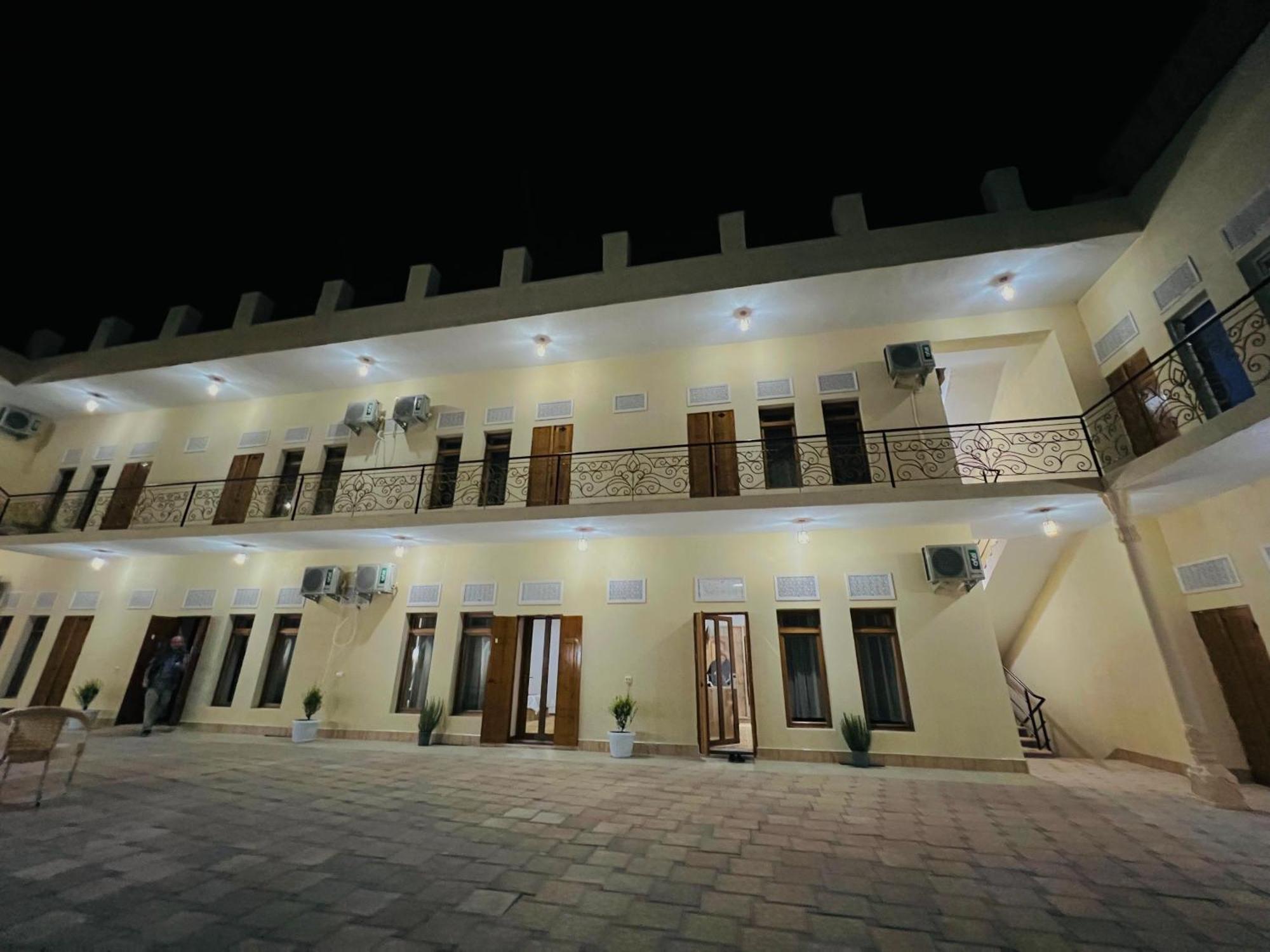 בוקורו Lola Boutique Hotel מראה חיצוני תמונה
