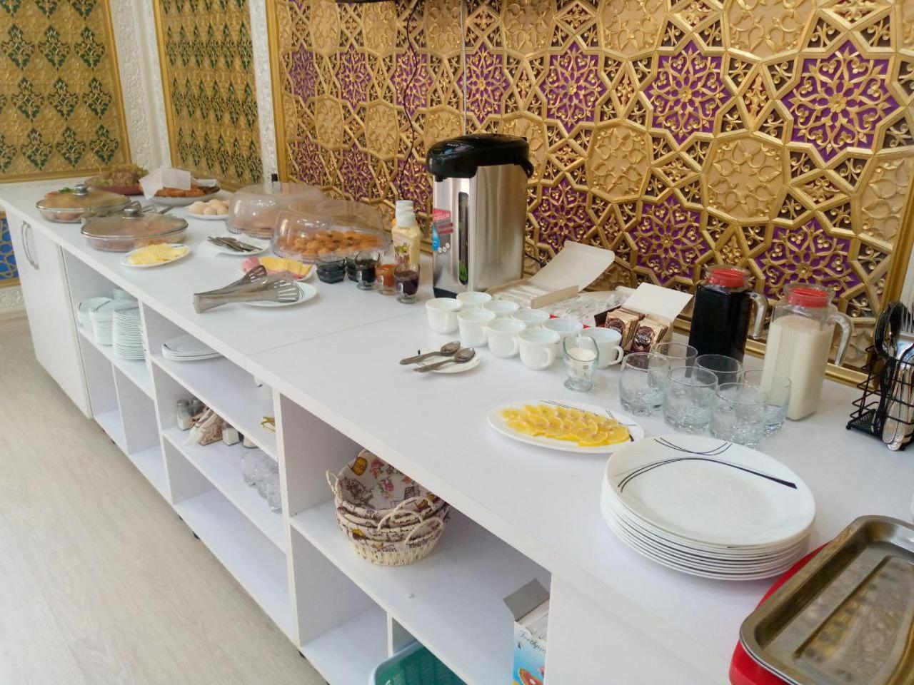 בוקורו Lola Boutique Hotel מראה חיצוני תמונה